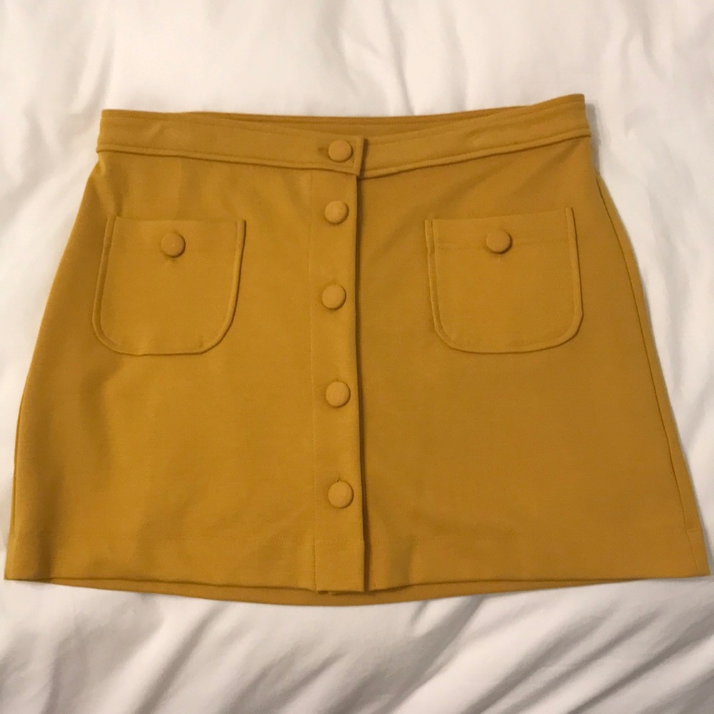 Mustard yellow mini skirt